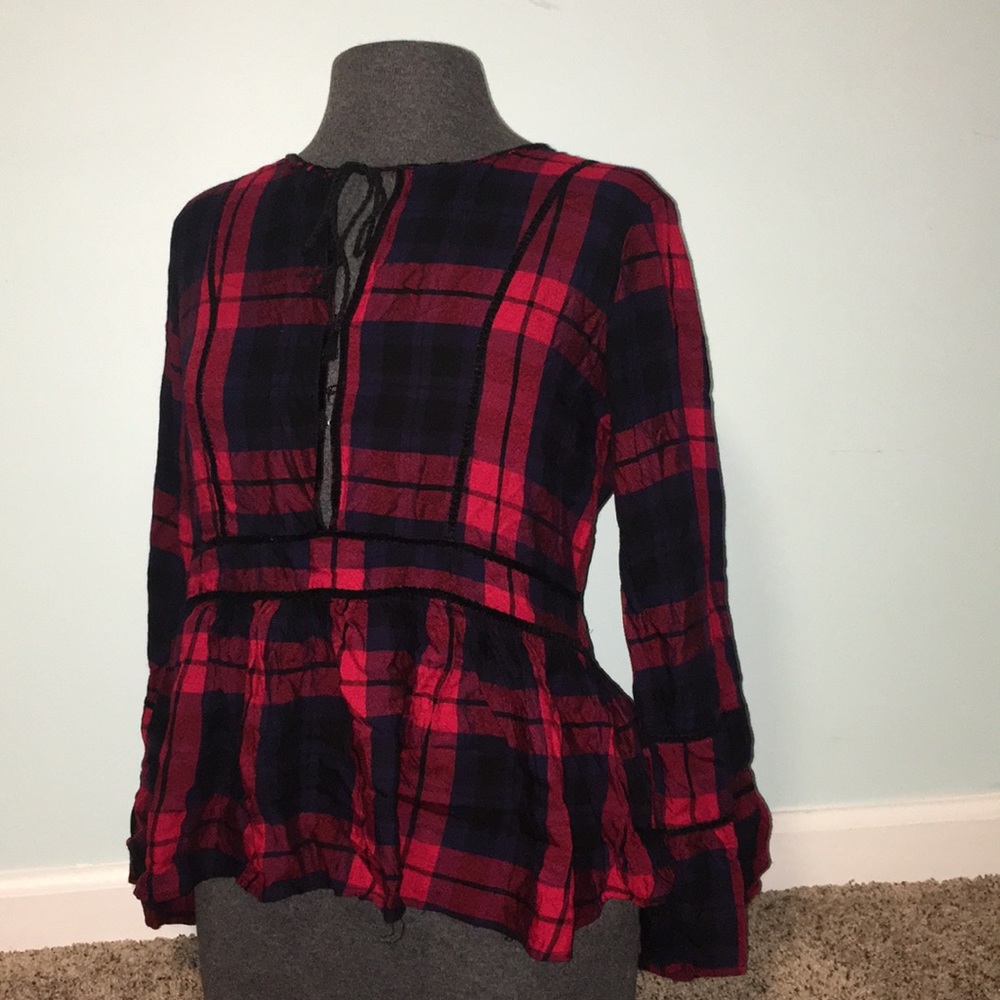 plaid long/shortish sleeved shirt